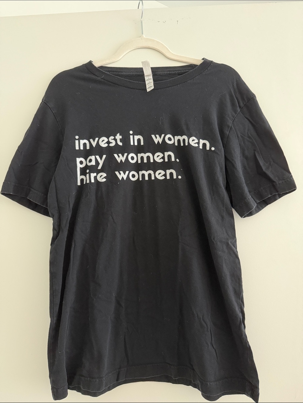 Black Graphic Tee - Invest in Women size L